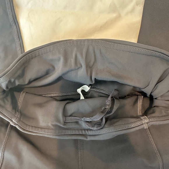 Lululemon woman’s fast and free leggings rise tights size 4 - Picture 3 of 6